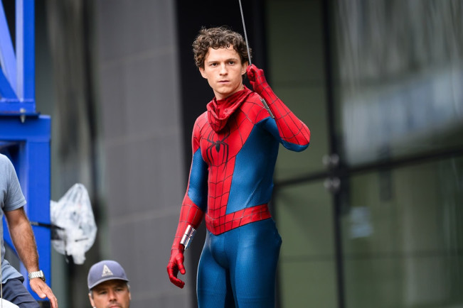 Kronologi Kecelakaan Tom Holland Saat Syuting Spider-Man Hingga Alami Gegar Otak